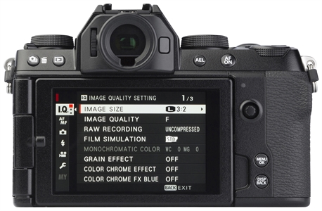 FUJIFILM X-S10 + XF16-80