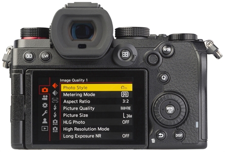 PANASONIC LUMIX DC-S5 + LUMIX S 20-60